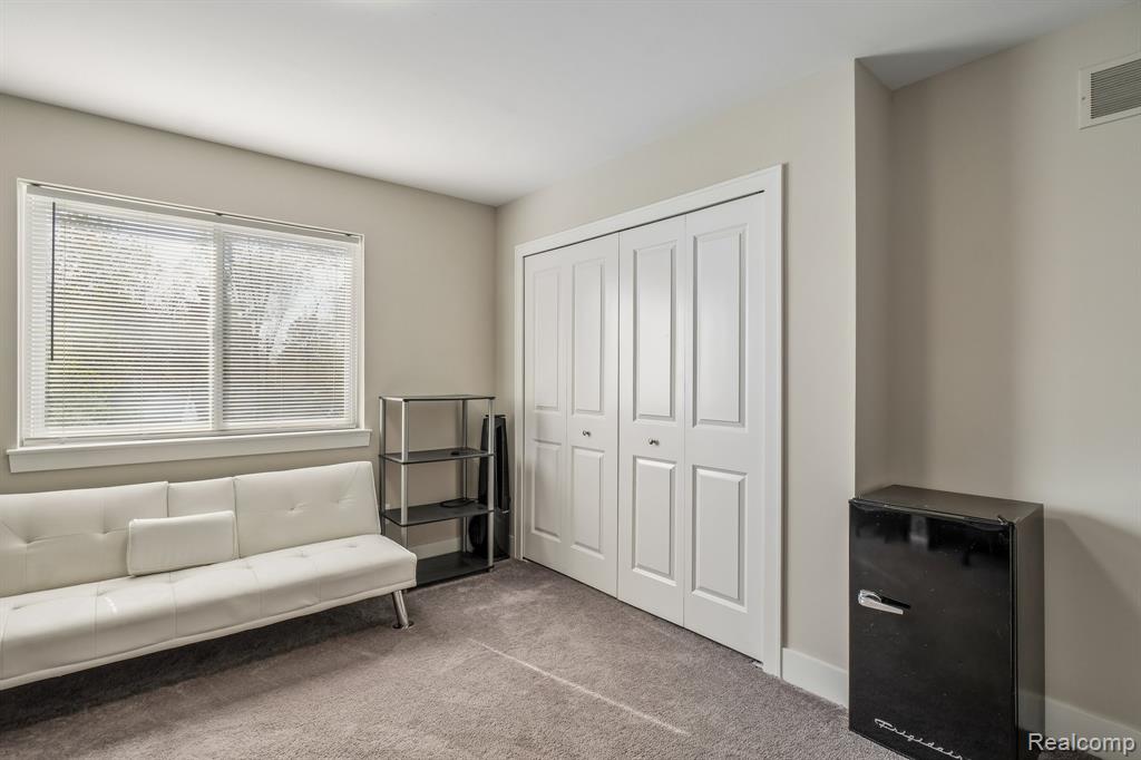 340 Dover Road, Waterford, MI 48328 — Photo 23