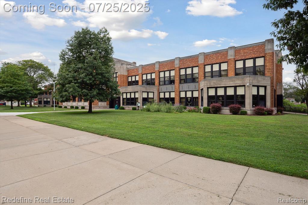 566 Poplar Street, Wyandotte, MI 48192 — Photo 40