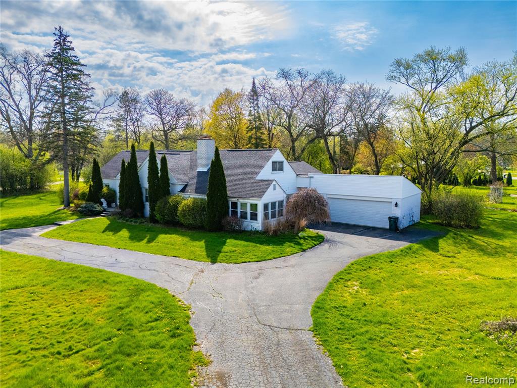 27881 Rackham Drive, Lathrup Village, MI 48076 — Photo 26