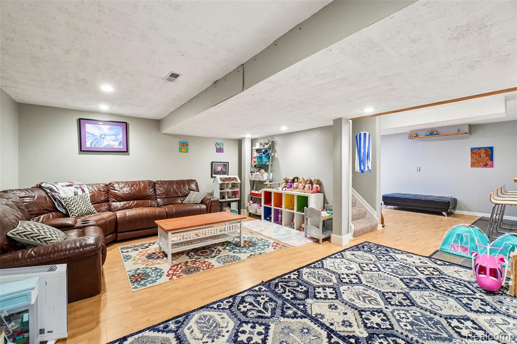 696 Vincent Street, Pinckney, MI 48169 — Photo 22