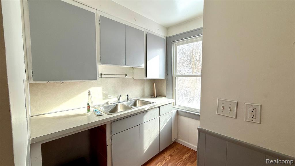 98 E New York Avenue, Pontiac, MI 48340 — Photo 14
