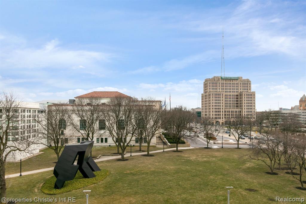 15 E KIRBY Street, 404, Detroit, MI 48202 — Photo 37