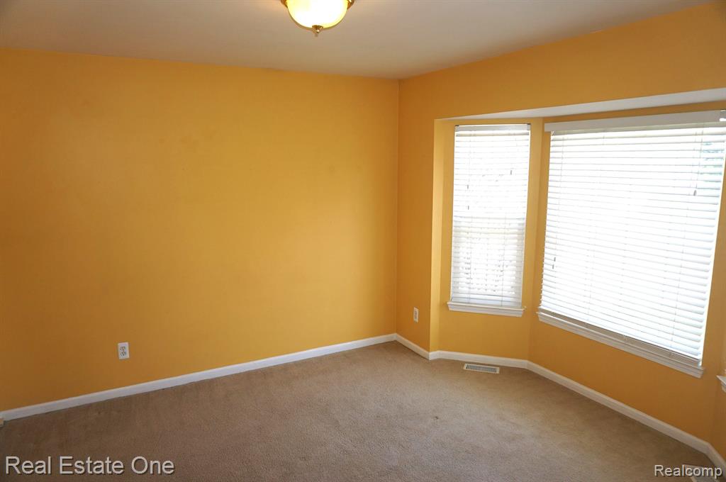 6993 WELLINGTON Drive, Dexter, MI 48130 — Photo 16