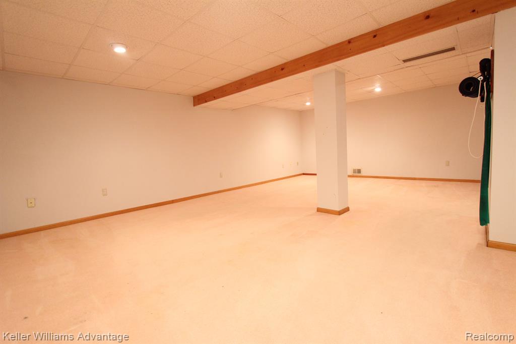 22266 Pondview, Novi, MI — Photo 14