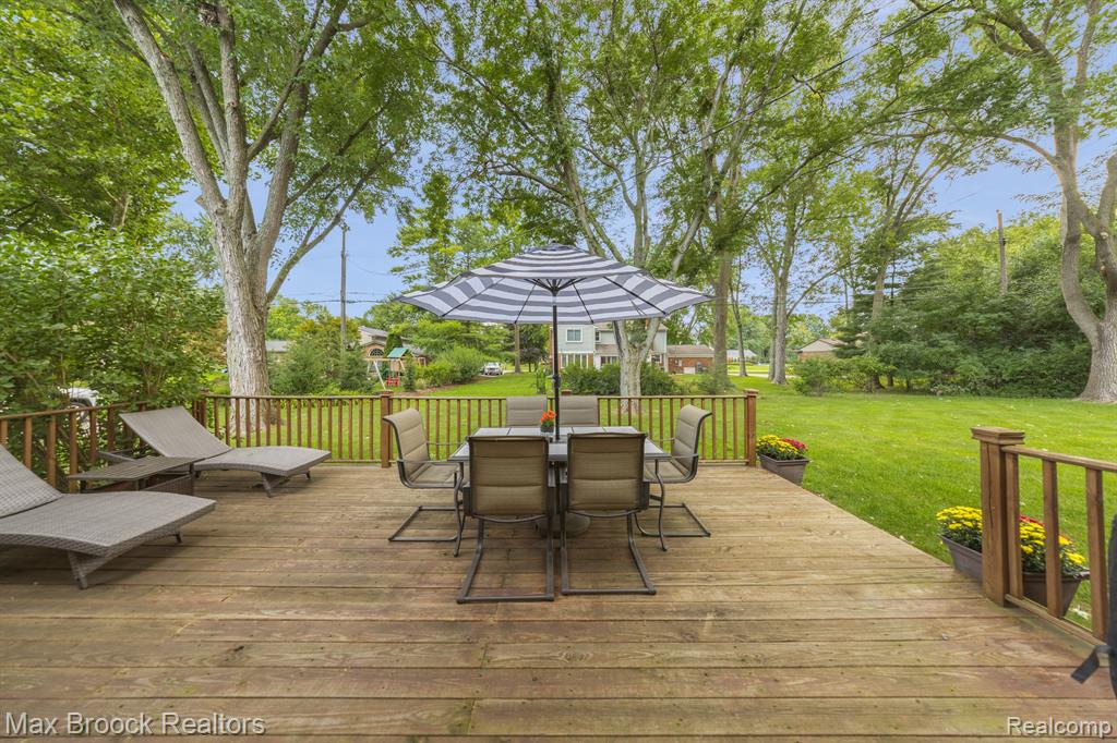 5562 PEBBLESHIRE Road, Bloomfield Hills, MI 48301 — Photo 50