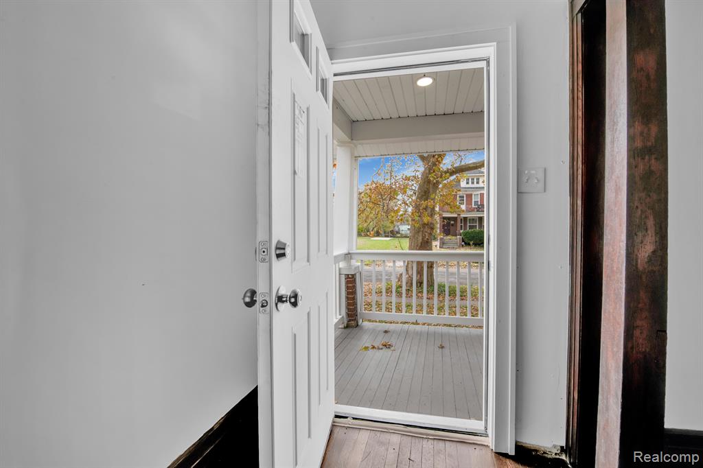 824 PHILIP Street, Detroit, MI 48215 — Photo 6
