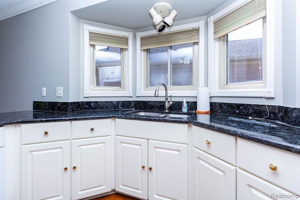 48784 BELLTOWER Drive, Macomb, MI 48044 — Photo 14