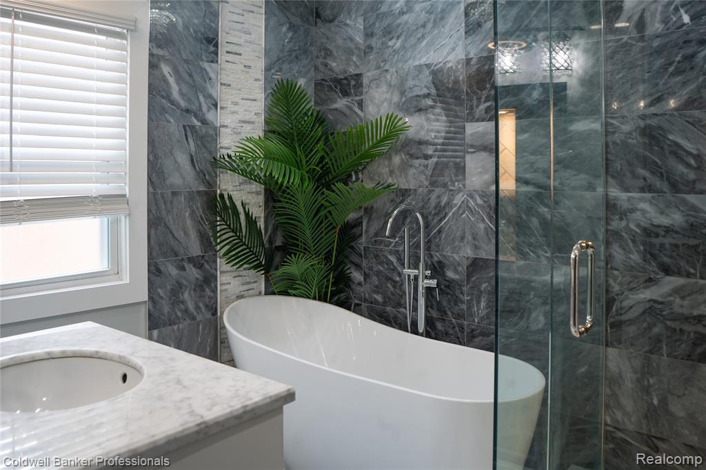 1168 N Vernier Road N, Grosse Pointe, MI 48236 — Photo 21