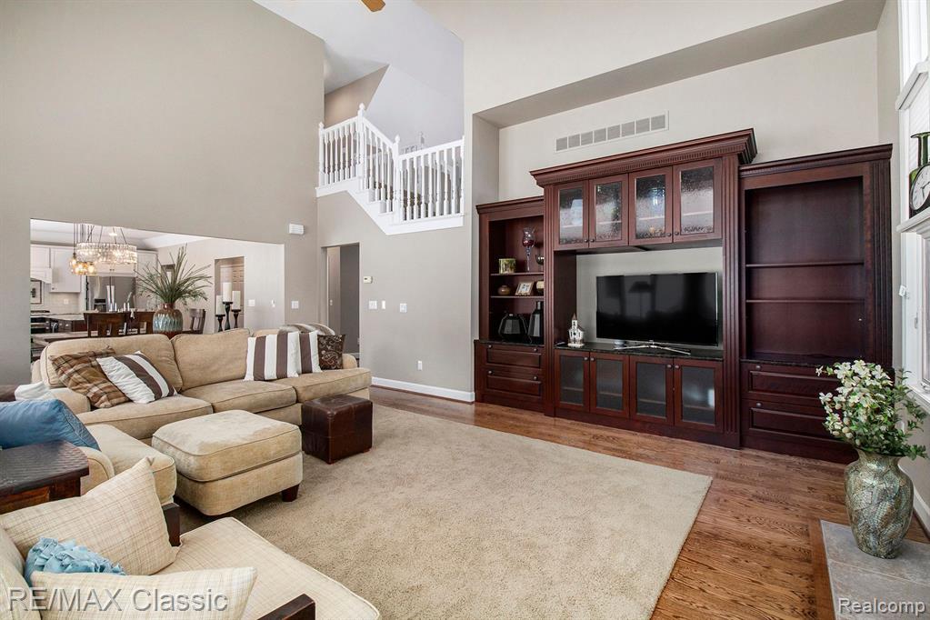 1073 WINDING WAY Court, Milford, MI 48381 — Photo 10
