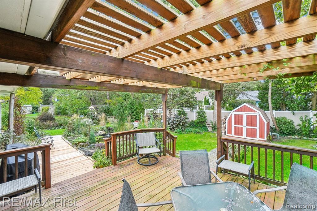 4812 FOXCROFT Drive, Troy, MI 48085 — Photo 36