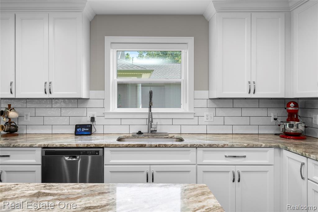 3259 Rush Lake Road, Pinckney, MI 48169 — Photo 11