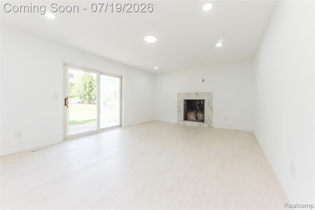 5994 Kingsfield Drive, West Bloomfield, MI — Photo 21