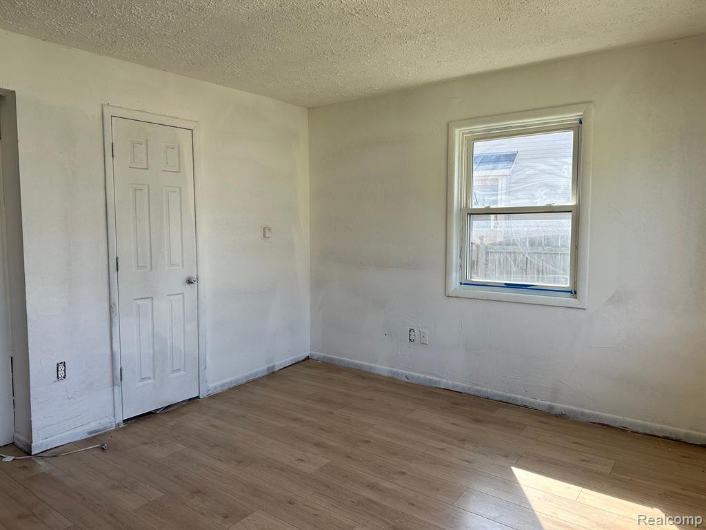 667 HEIGHTS Road, Lake Orion, MI 48362 — Photo 13