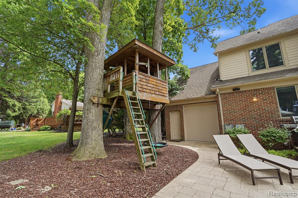 5110 Kitson Lane, West Bloomfield, MI 48324 — Photo 45