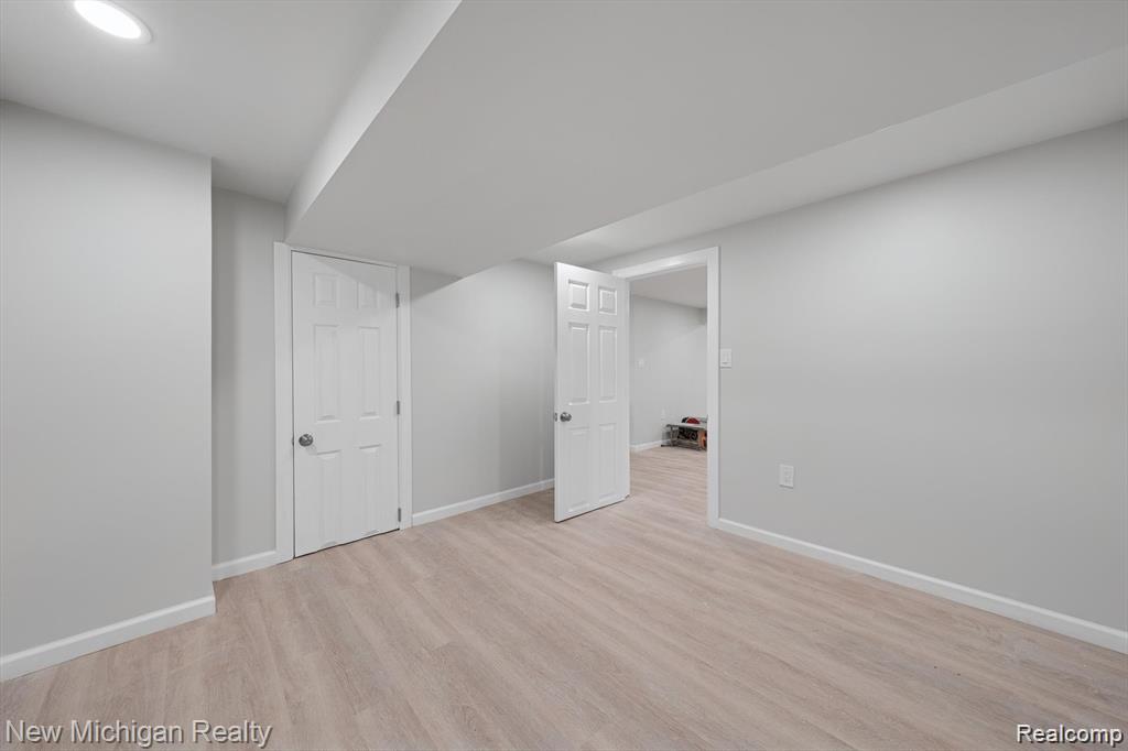 5232 Dickson Drive, Sterling Heights, MI 48310 — Photo 39
