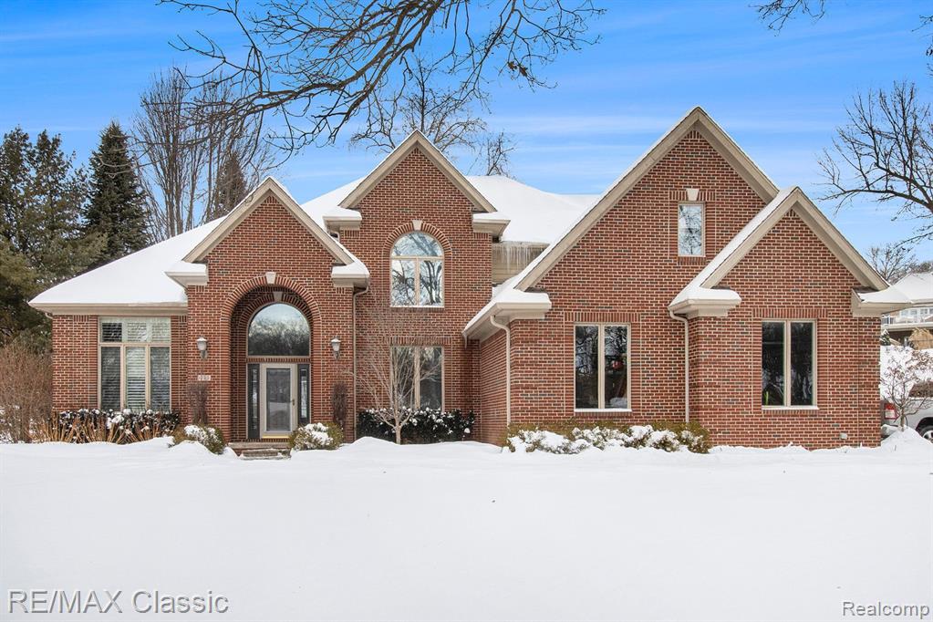 1073 WINDING WAY Court, Milford, MI 48381 — front exterior