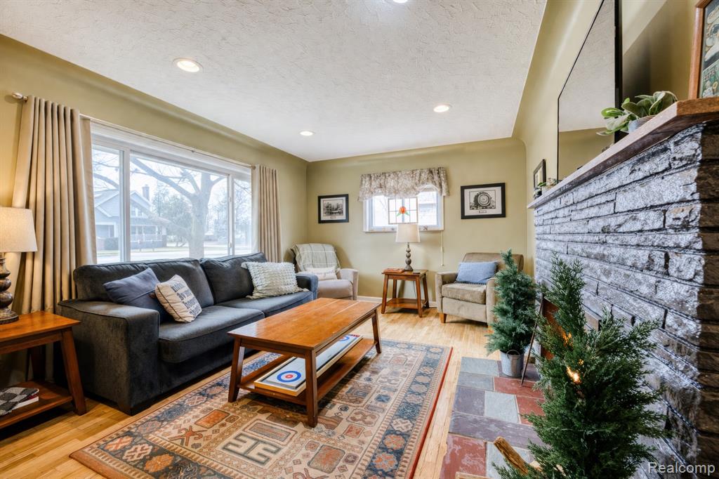 41890 E Ann Arbor Trail, Plymouth, MI 48170 — Photo 3