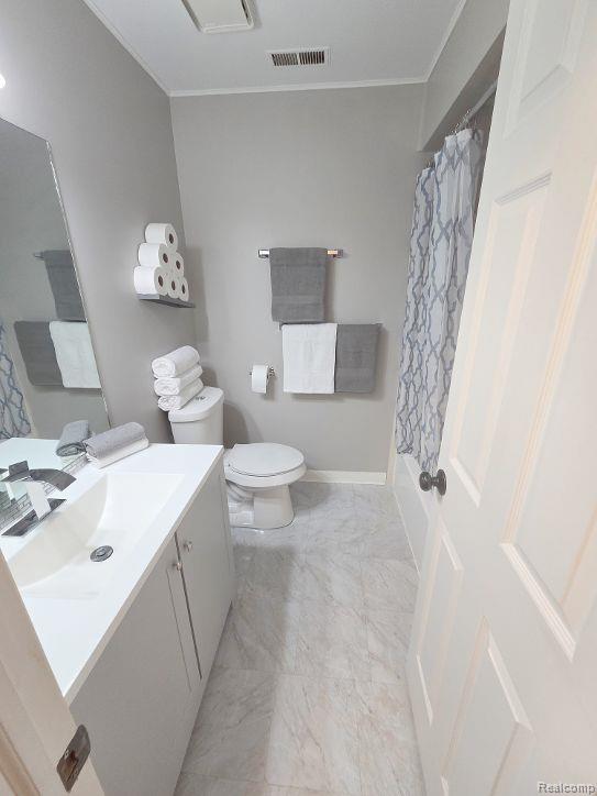 16544 Clarkson Drive, 36, Fraser, MI 48026 — Photo 9