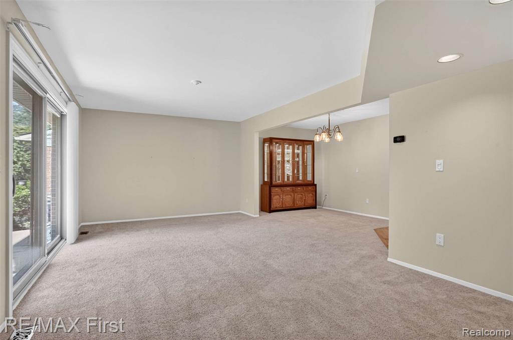 3660 Old Creek Road Road, 36, Troy, MI 48084 — Photo 10
