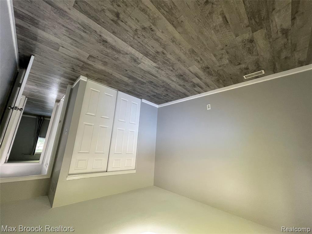 41152 Hollydale Road, Novi, MI — Photo 15