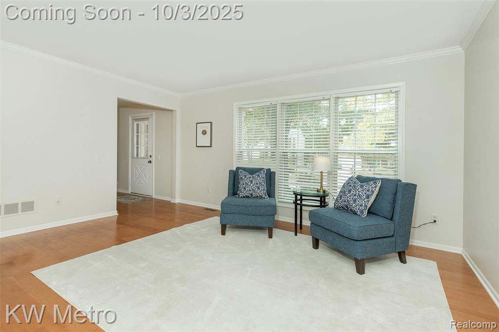 435 Thornridge Court, Rochester Hills, MI 48307 — Photo 7