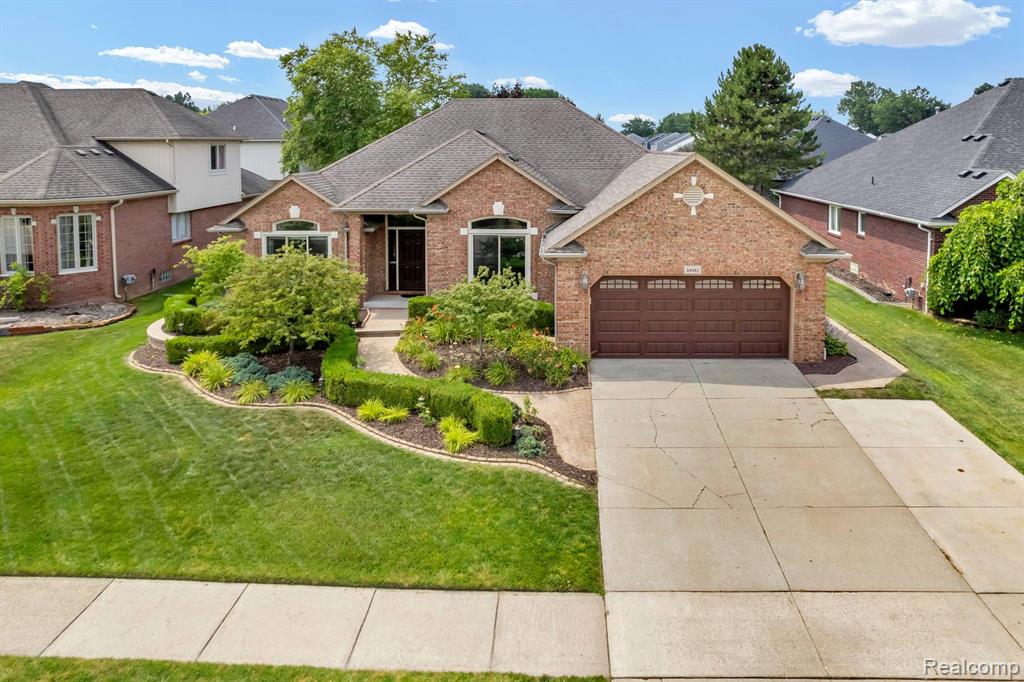 48381 Brittany Parc Dr Drive, Macomb, MI 48044
