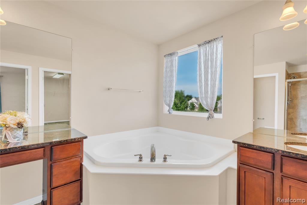 6119 AMBER Lane, Grand Blanc, MI 48439 — Photo 27