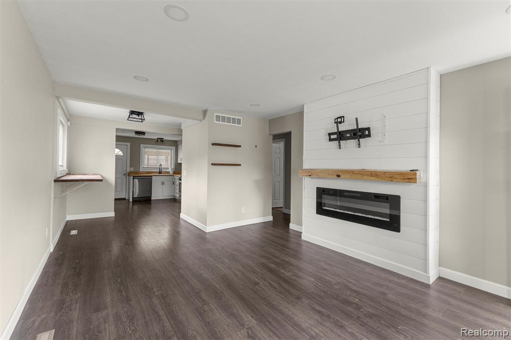 4516 Edgewood Street, Dearborn Heights, MI 48125 — Photo 6