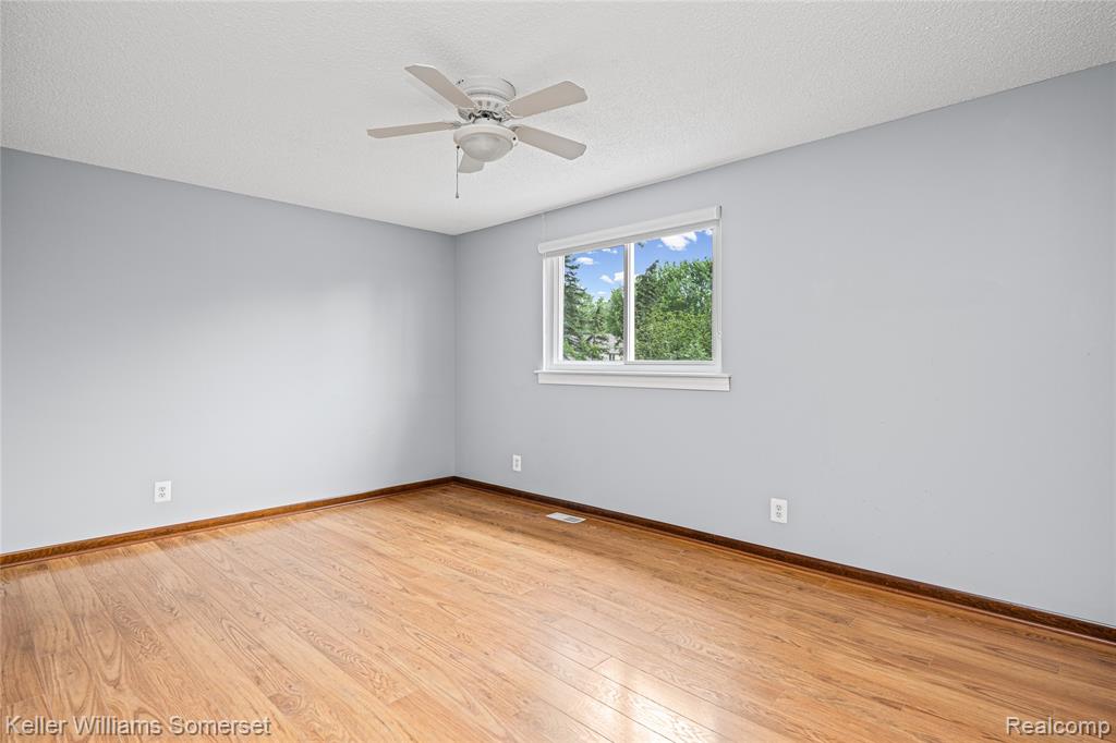 33614 Lakeview Street, New Baltimore, MI 48047 — Photo 43