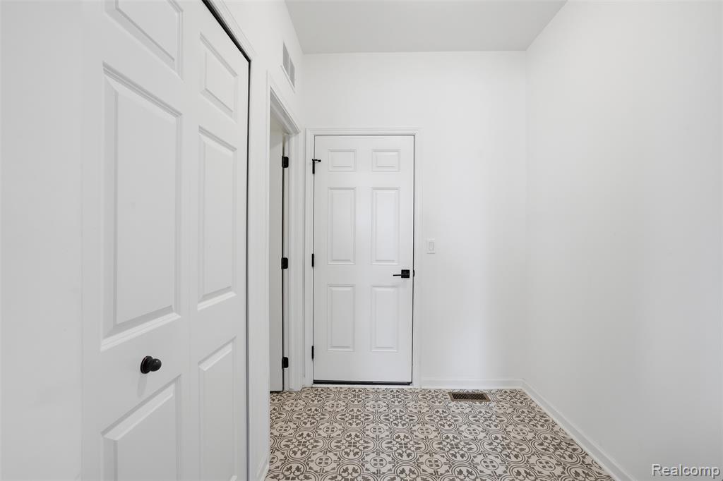 50782 Ross Street, Canton, MI 48187 — Photo 17