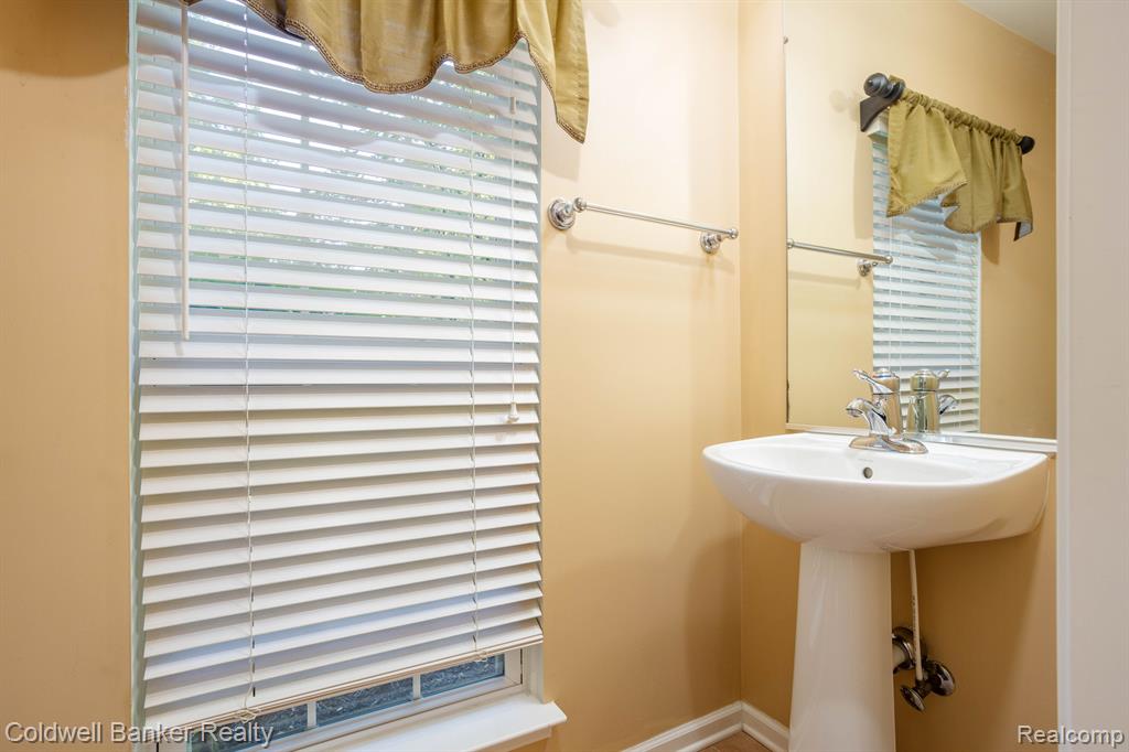 50154 BLACK HORSE Lane SW, Canton, MI 48188 — Photo 19