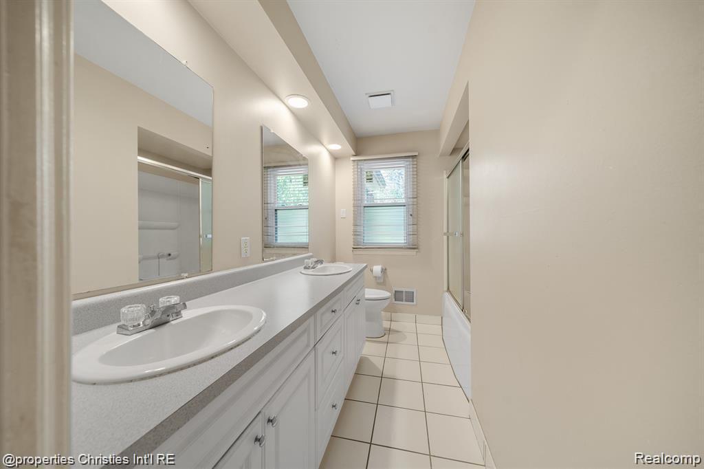 4912 S CLUNBURY Road, West Bloomfield, MI — Photo 23