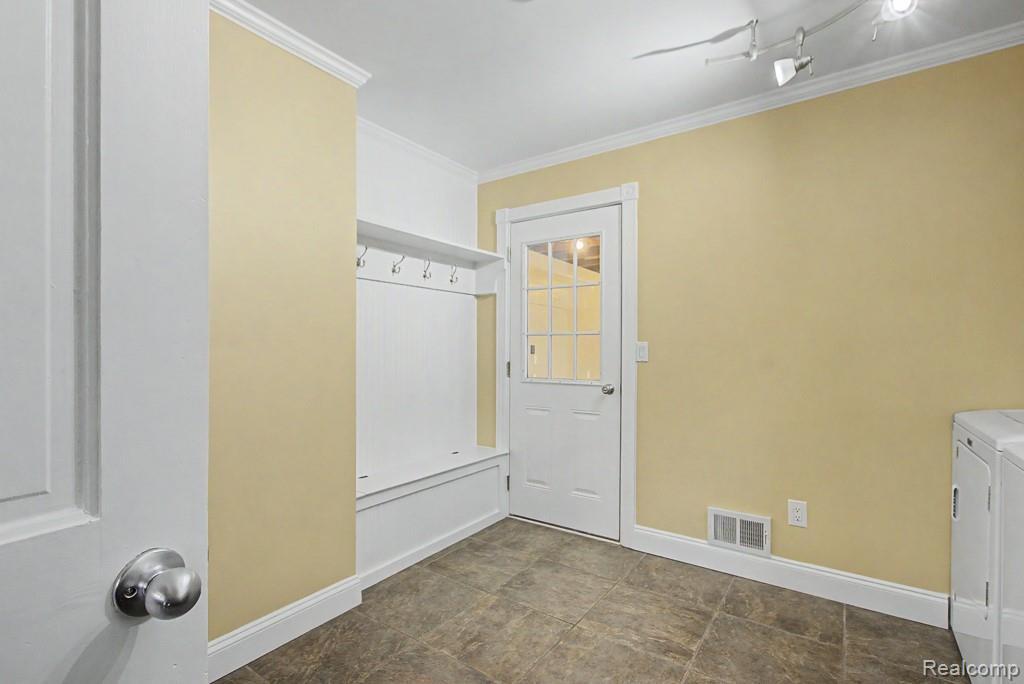 1160 S Garner Road, Milford, MI 48380 — Photo 14