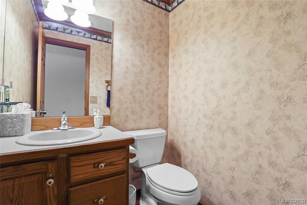 6083 Chatham Court, Grand Blanc, MI 48439 — Photo 18