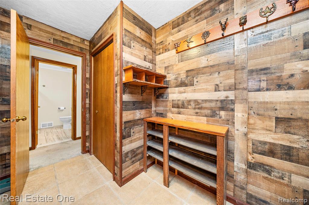 4921 Crestview Drive, Clarkston, MI 48348 — Photo 37