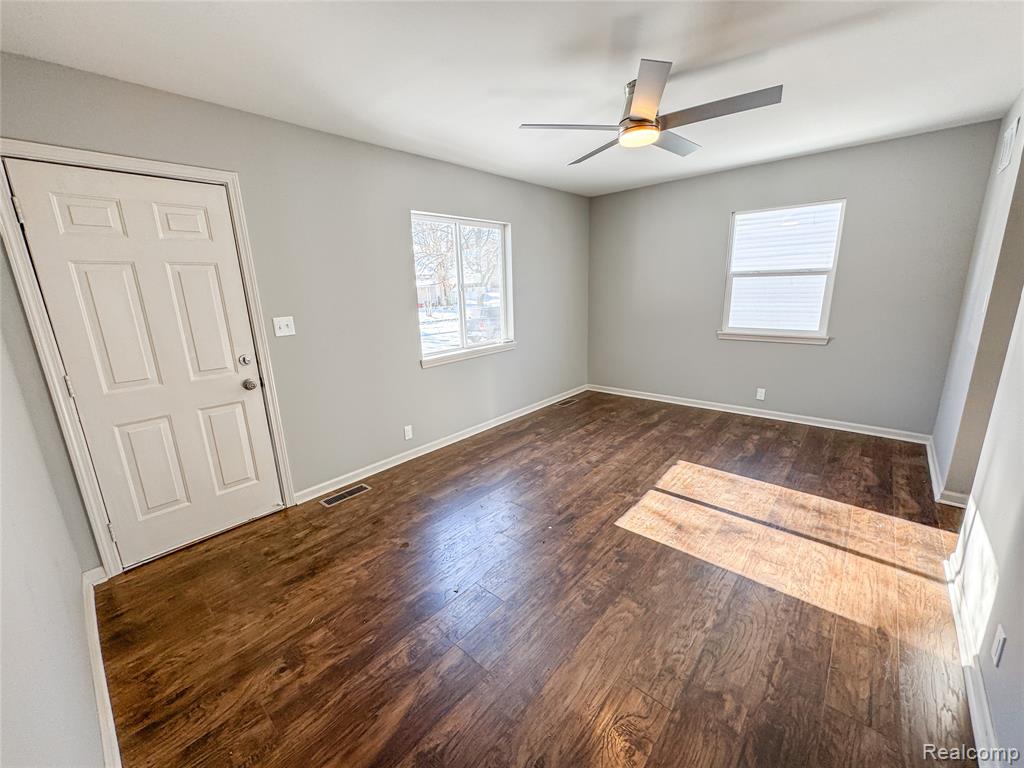 621 Lochhead Avenue, Flint, MI 48507 — Photo 2