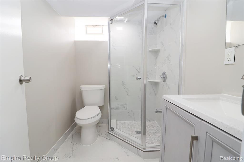 5743 N Highland Street, Dearborn Heights, MI 48127 — Photo 30