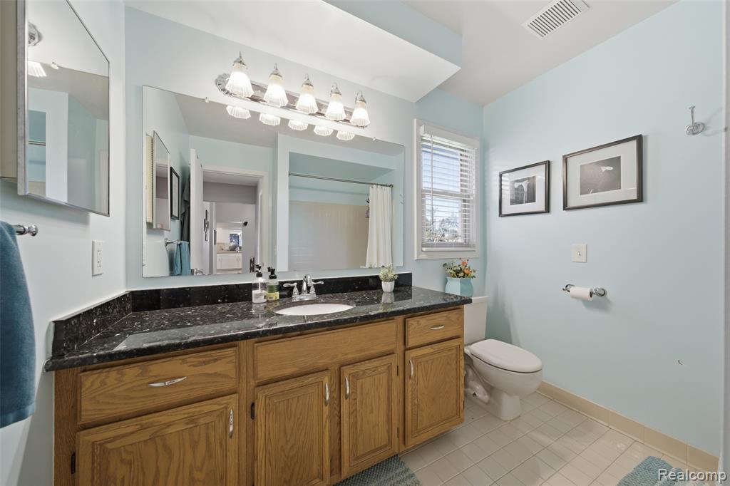 4231 Chris Drive, Sterling Heights, MI 48310 — Photo 19