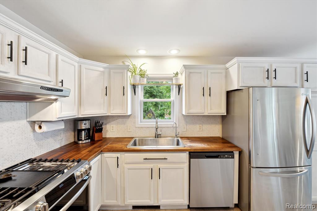 6201 Academy Drive, Brighton, MI 48116 — Photo 11