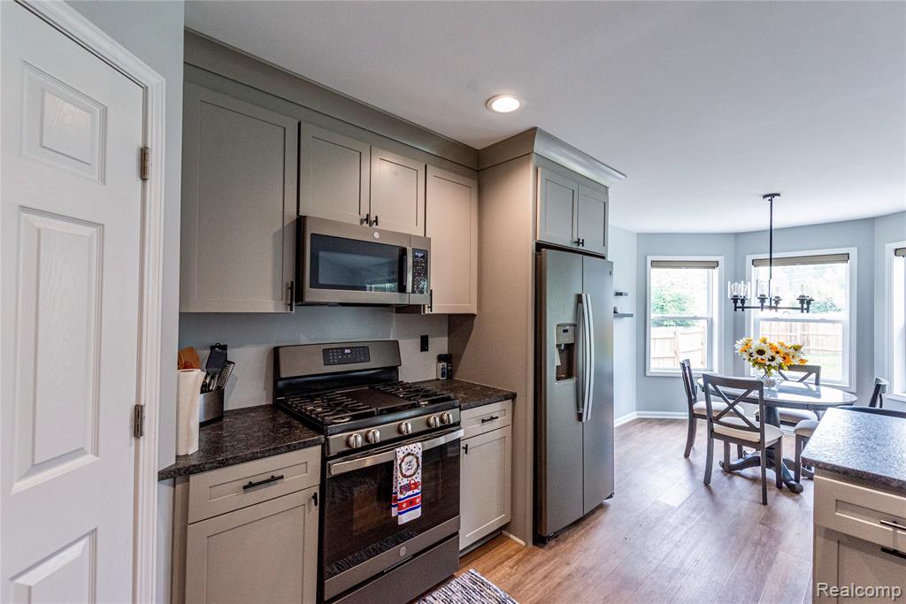 3982 Ontario Drive, Auburn Hills, MI 48326 — Photo 5