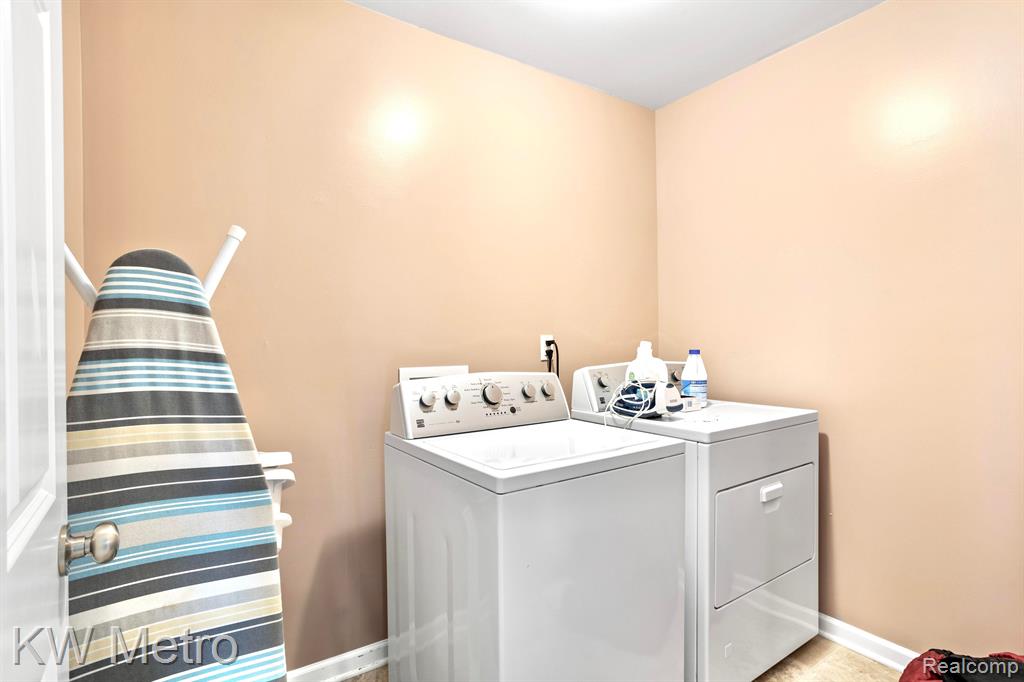 7966 Hallie Drive, Ypsilanti, MI 48198 — Photo 26