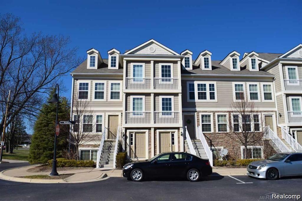 1077 Foxboro, Troy, MI 48083 — front exterior