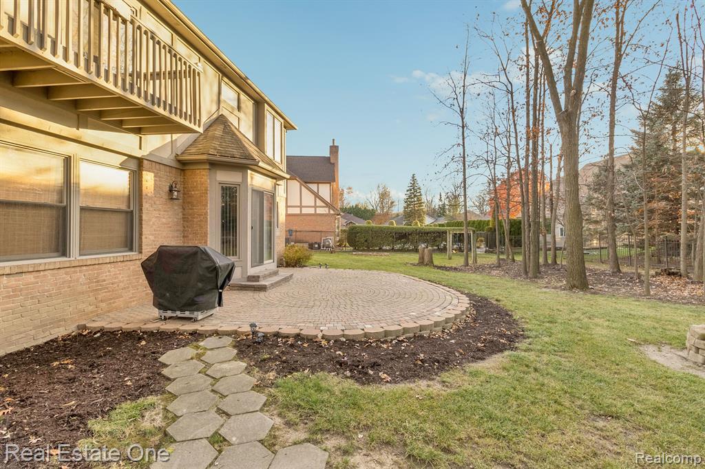 43581 NAVES Court, Clinton Twp, MI 48038 — Photo 52