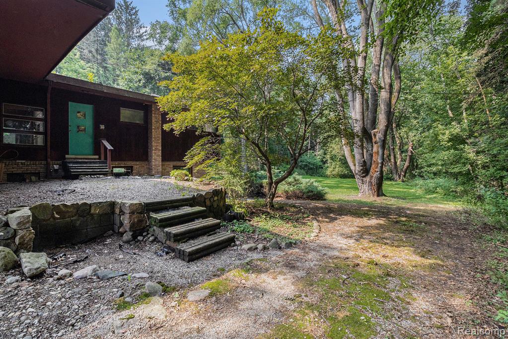 3192 Paint Creek Drive, Oakland, MI — Photo 37