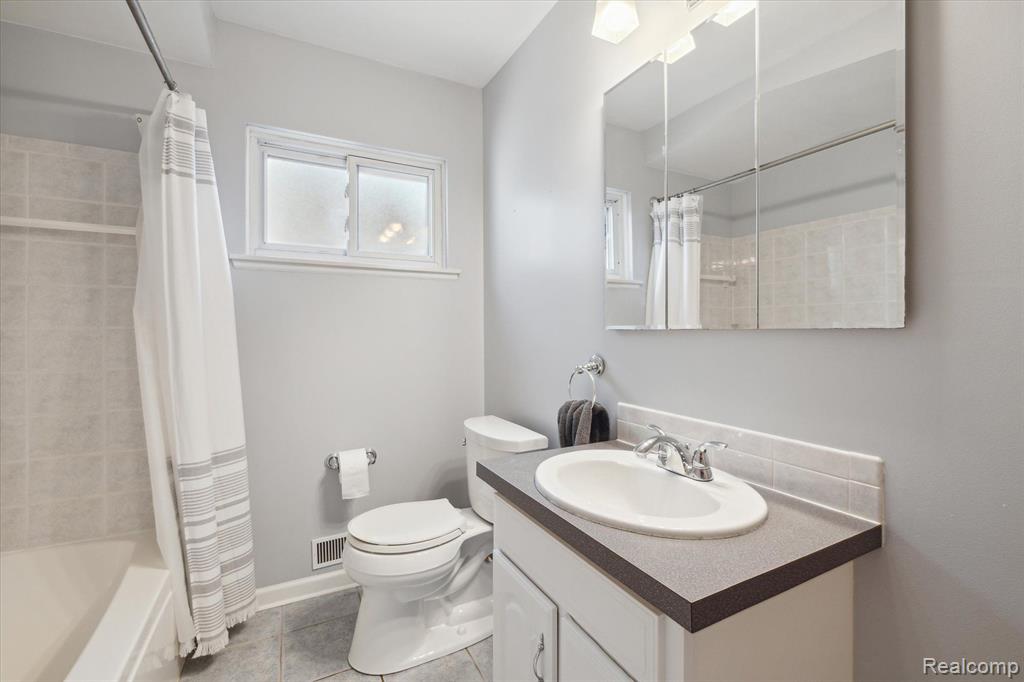 8211 TERRI Drive, Westland, MI — Photo 22
