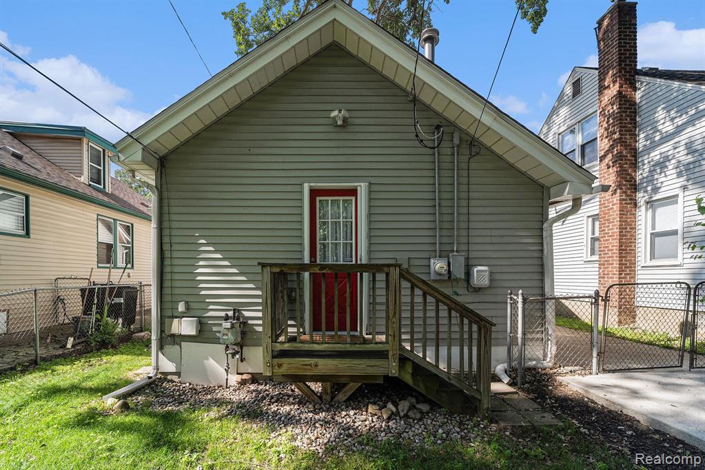 464 E MAPLEHURST Street, Ferndale, MI 48220 — Photo 24