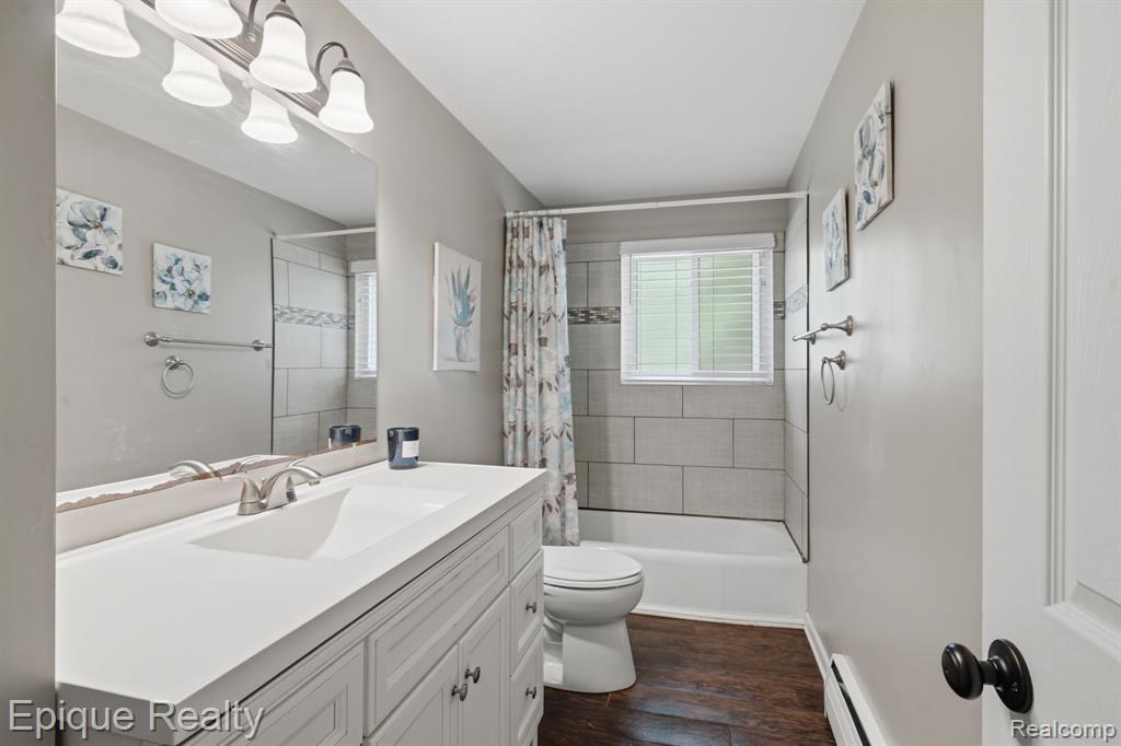 5370 Oaktree Court, Flint, MI 48532 — Photo 18