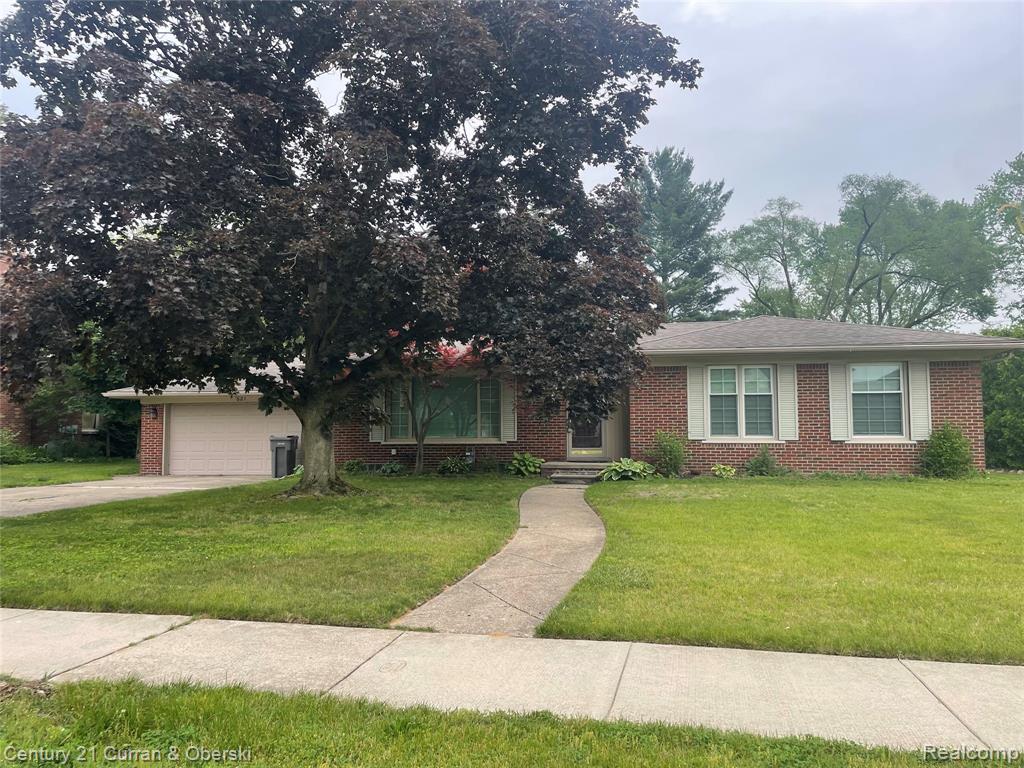 621 Crescent Drive, Dearborn, MI 48124 — front exterior