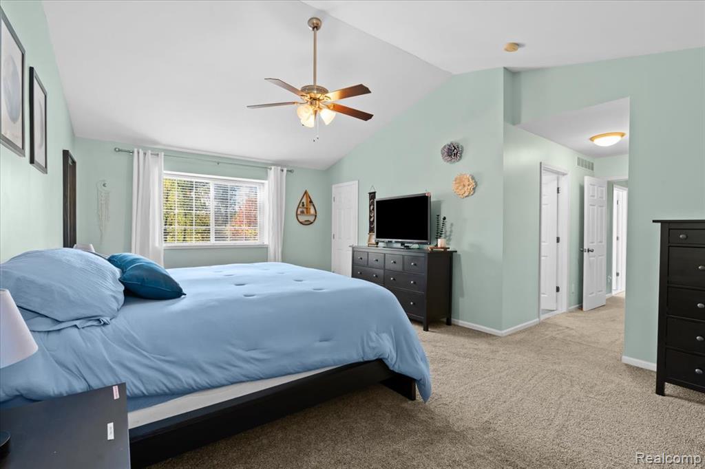 4862 Greenview Drive, Commerce Twp, MI 48382 — Photo 23