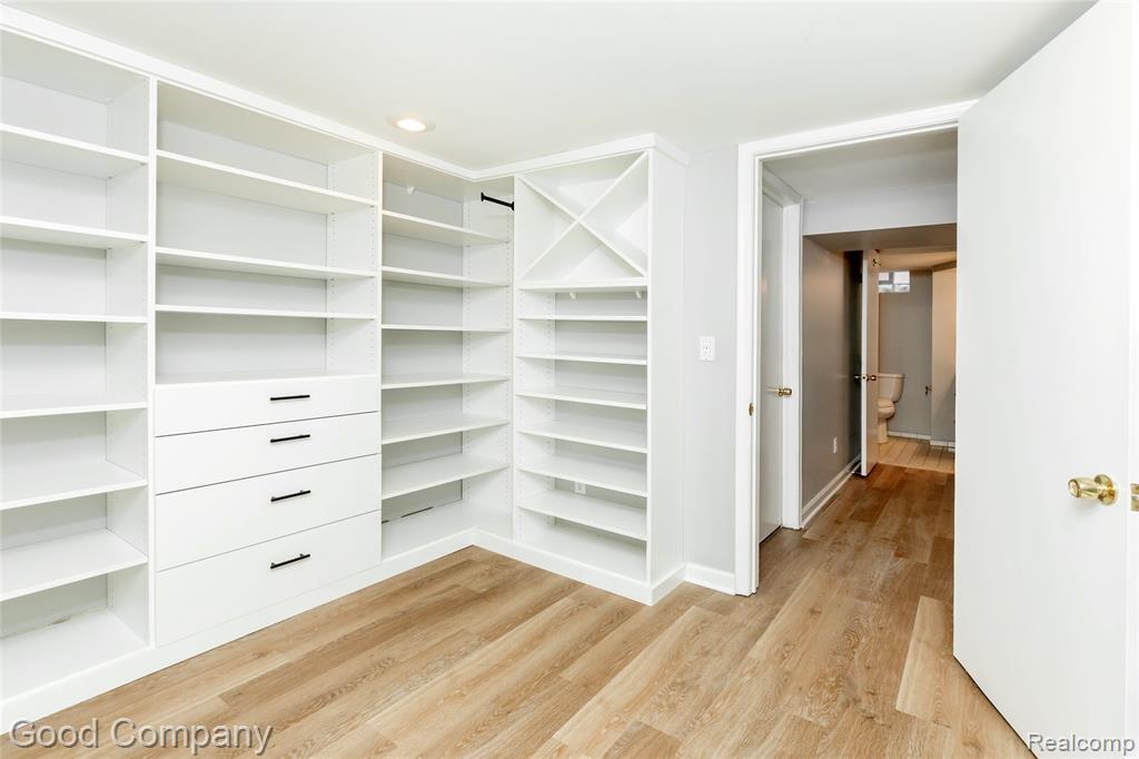 702 Orchard View Drive, Royal Oak, MI 48073 — Photo 28